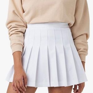 New! White tennis skirt